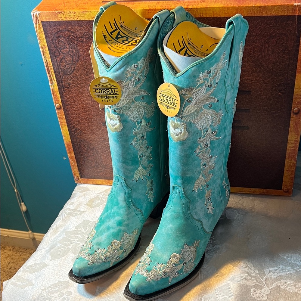 Corral Aqua Embroidered Western Boots
